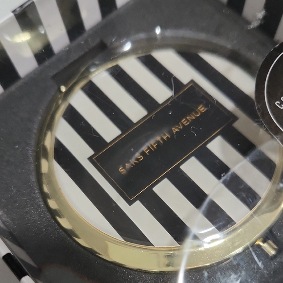 Saks Fifth Avenue Gold and Black Accessories Collection - Picture 5 of 5